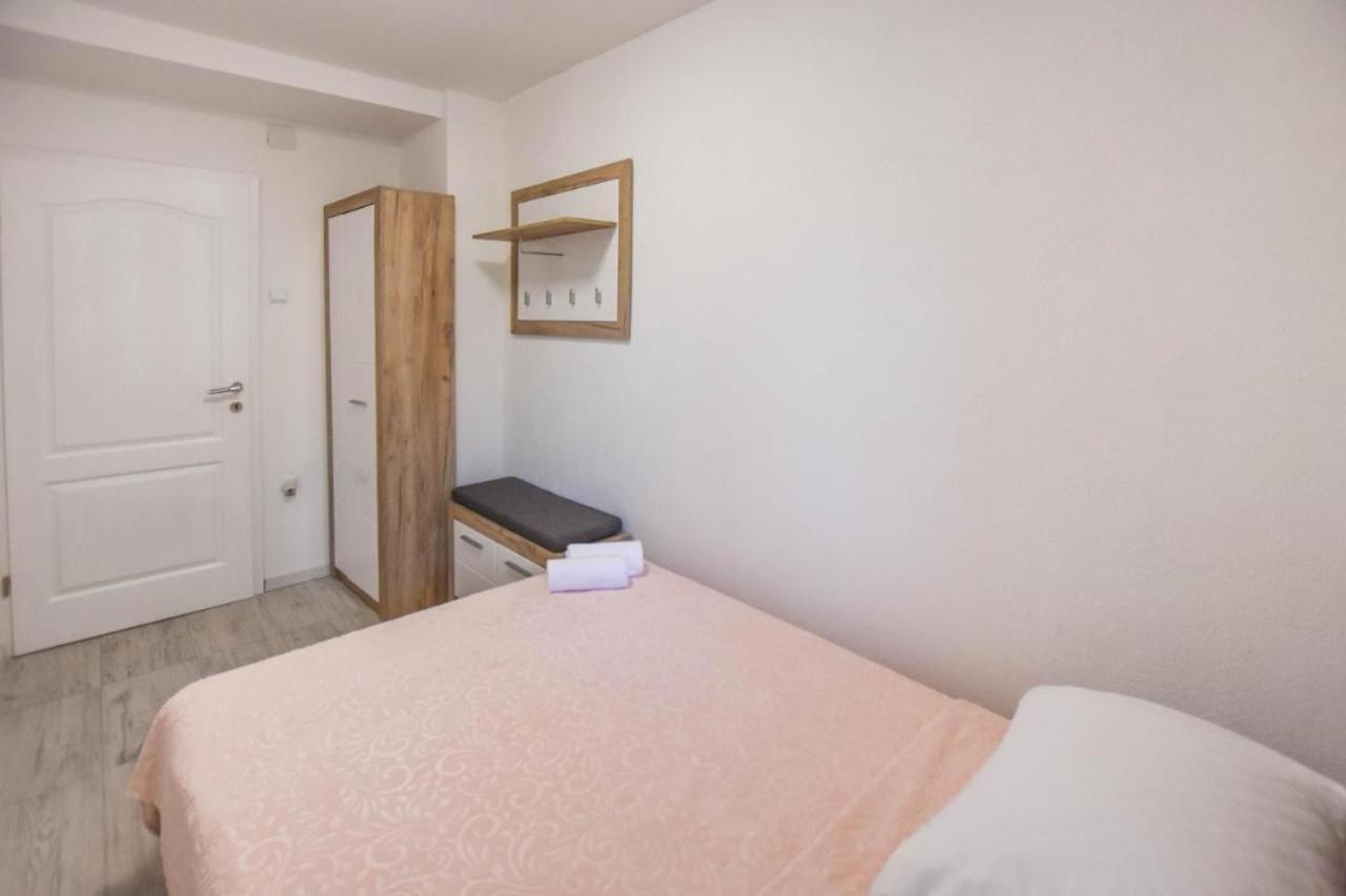 Suite Apartment Toni Poljana  Exteriör bild